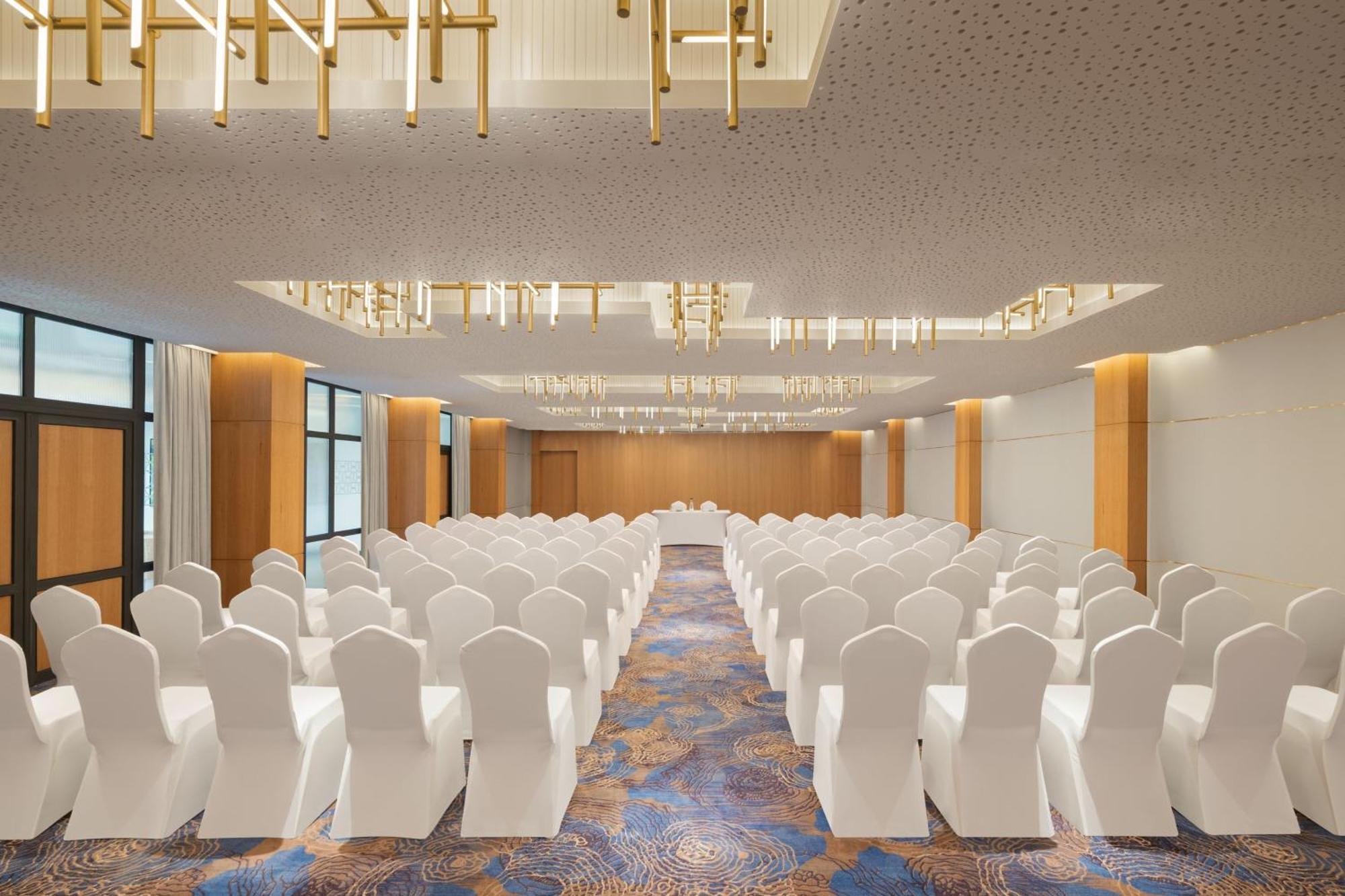 Отель Courtyard By Marriott Goa Колва Экстерьер фото