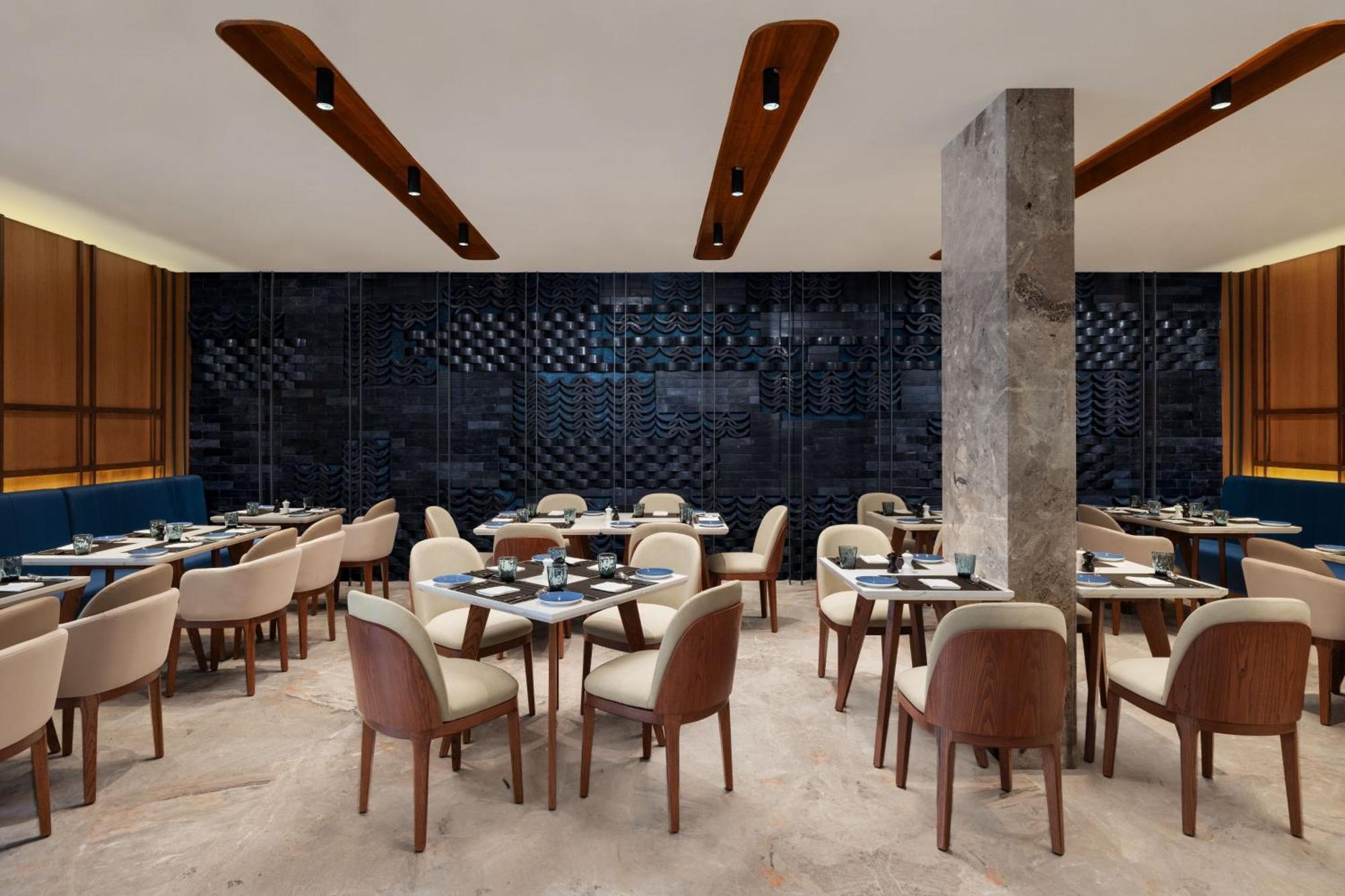 Отель Courtyard By Marriott Goa Колва Экстерьер фото