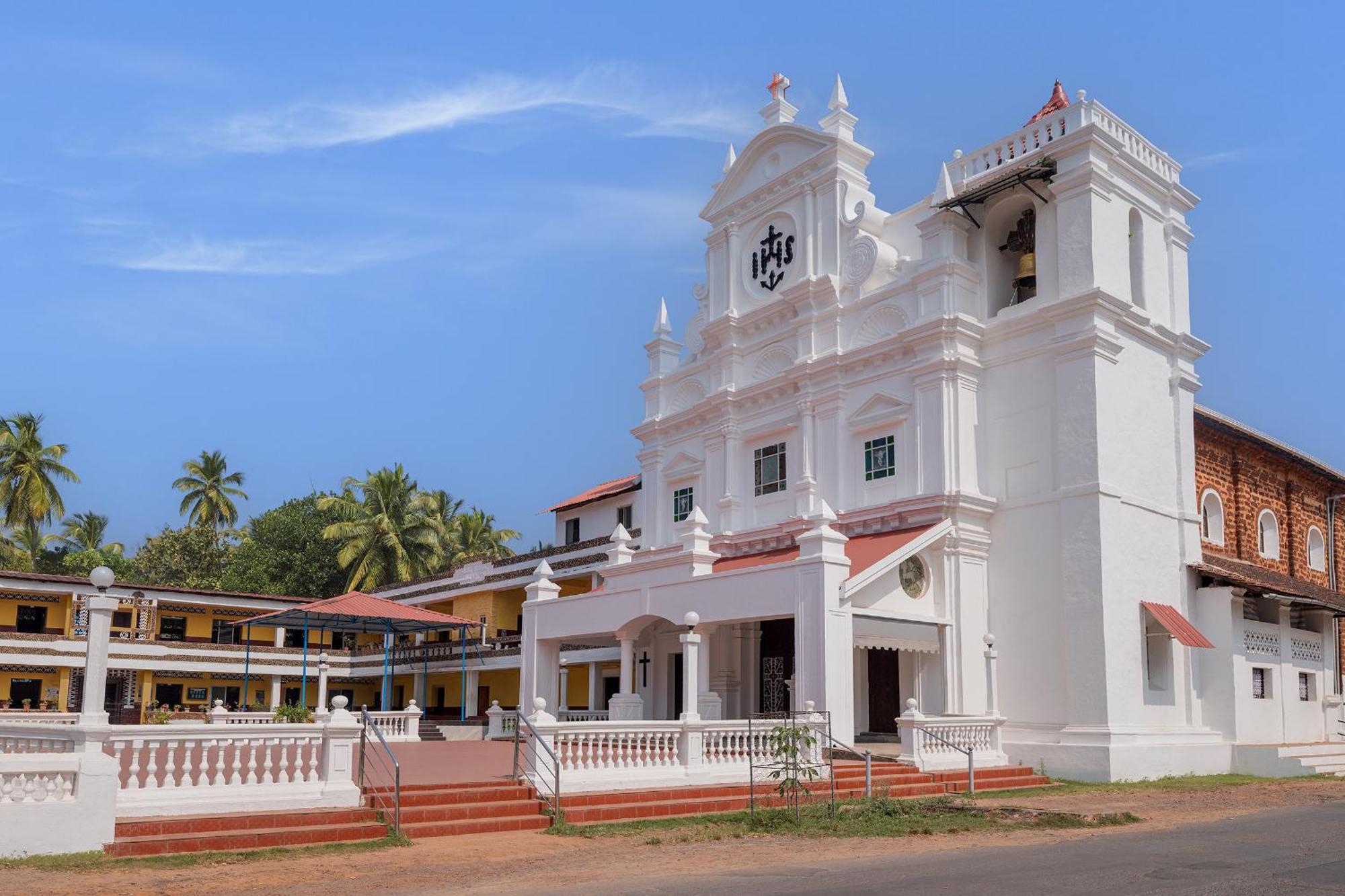 Отель Courtyard By Marriott Goa Колва Экстерьер фото